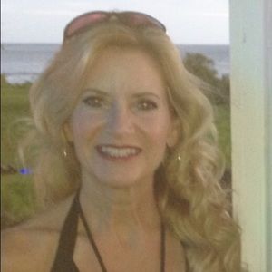 Meet your Posher, Laurie